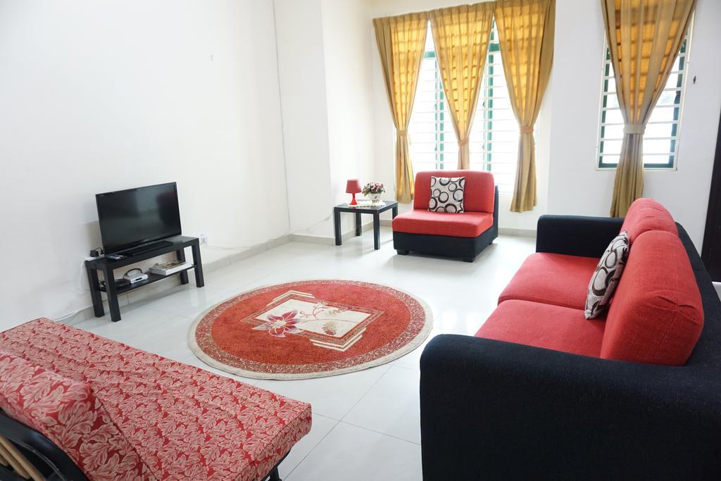 Warisan Indah Homestay Klia 1 Melayu Sahaja 세팡 외부 사진