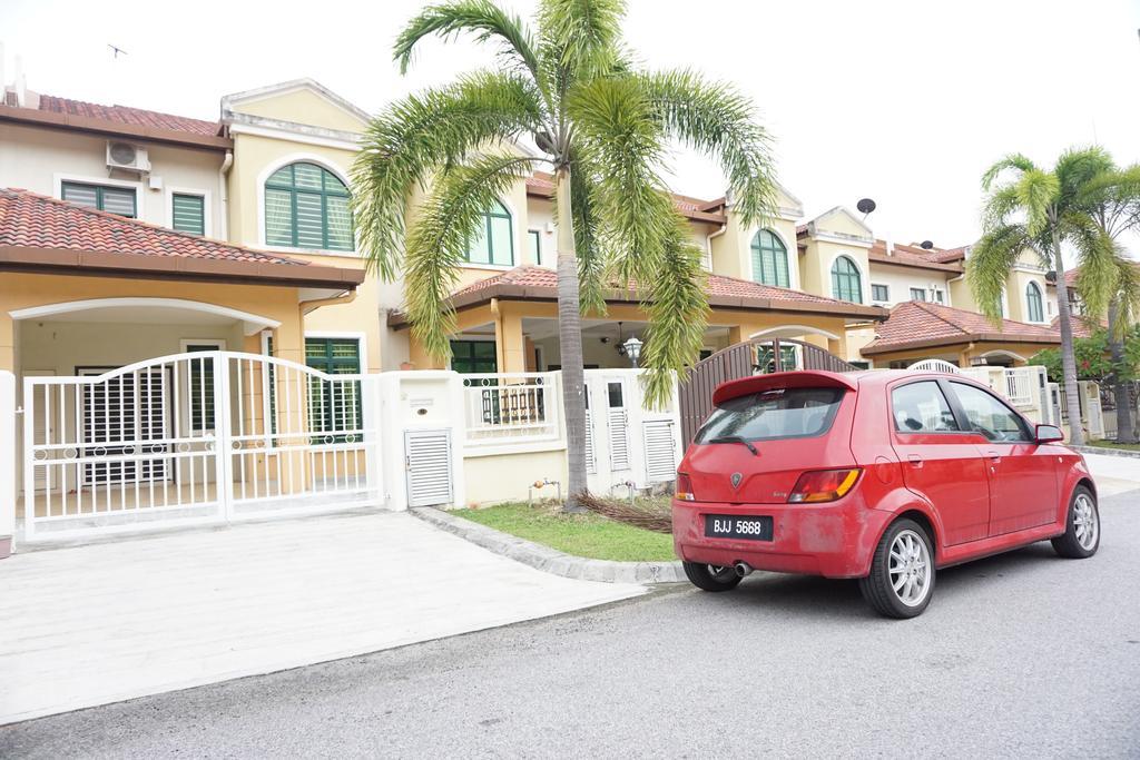 Warisan Indah Homestay Klia 1 Melayu Sahaja 세팡 외부 사진