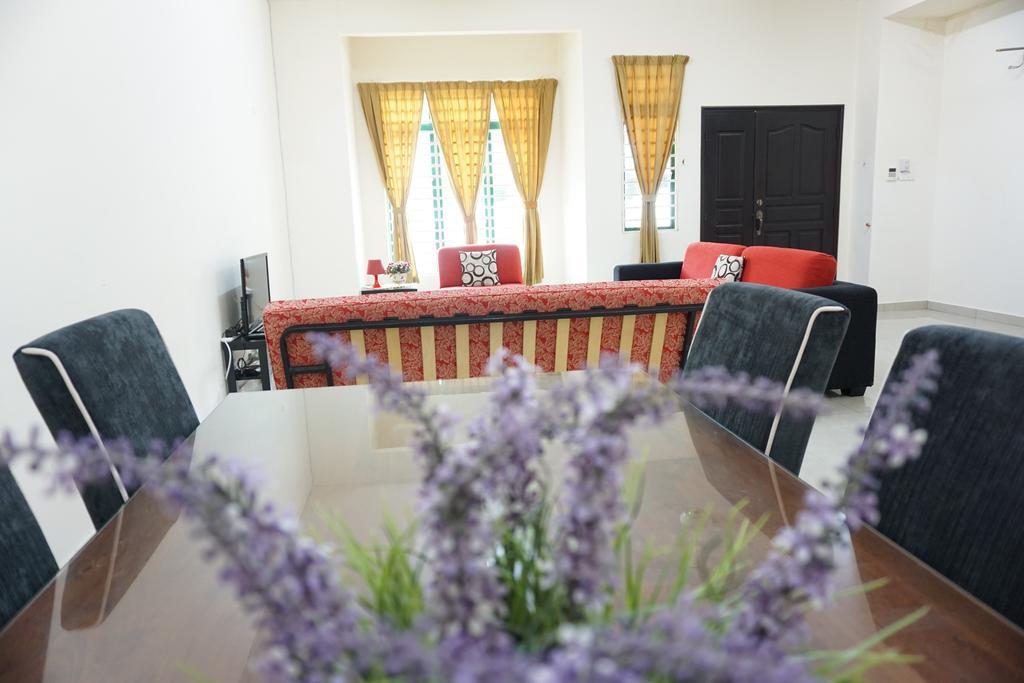 Warisan Indah Homestay Klia 1 Melayu Sahaja 세팡 외부 사진