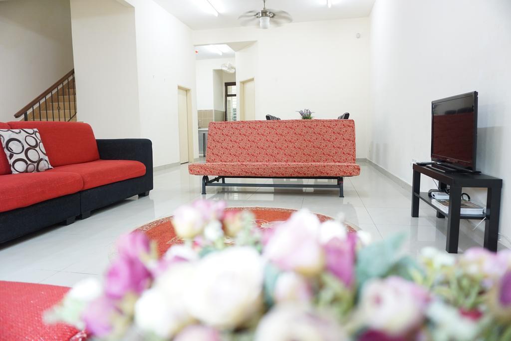Warisan Indah Homestay Klia 1 Melayu Sahaja 세팡 외부 사진