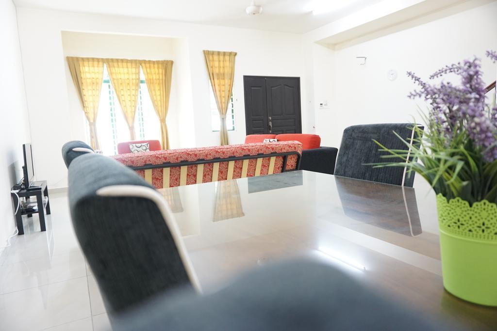 Warisan Indah Homestay Klia 1 Melayu Sahaja 세팡 외부 사진
